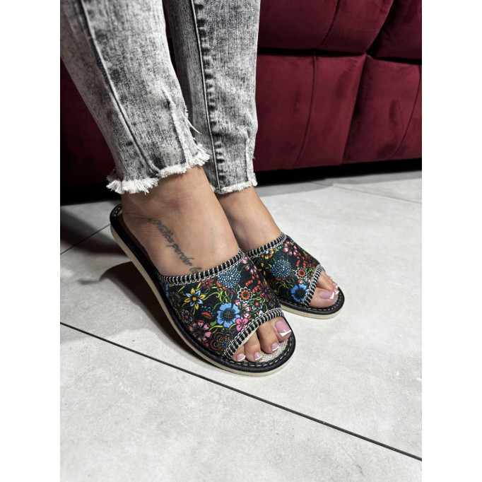 DLN 12 Kapcie damskie, tanie pantofle, druki ciemne kwiaty na lnie