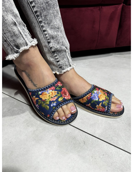 Kapcie damskie, tanie pantofle, druki kwiaty na lnie