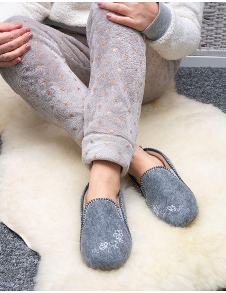 Bambosze damskie, baleriny, pantofle z zakrytą piętą, kapcie haft 2 gumki, na grubych spodach