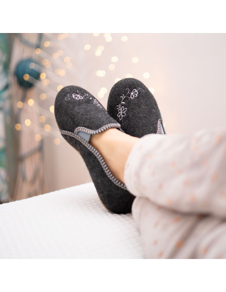 Bambosze damskie, baleriny, pantofle z zakrytą piętą, kapcie haft 2 gumki, na grubych spodach