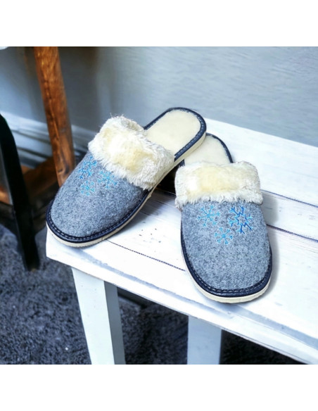 Ocieplane kapcie damskie, ciepłe pantofle wsuwane z haftem, kapcie na grubych spodach