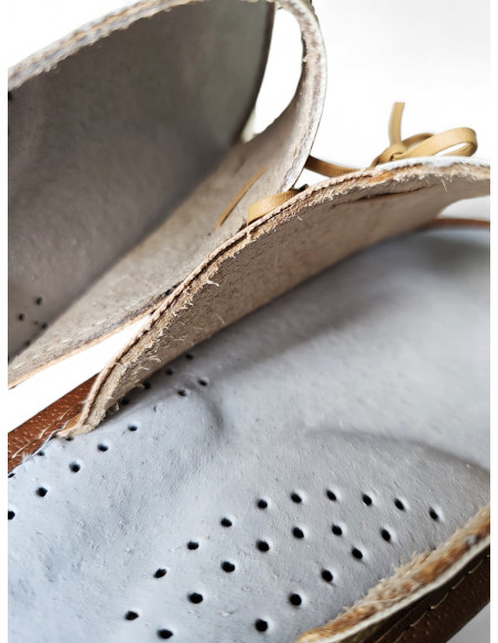 DSK 14 Kapcie damskie, pantofle skórzane, kokardka