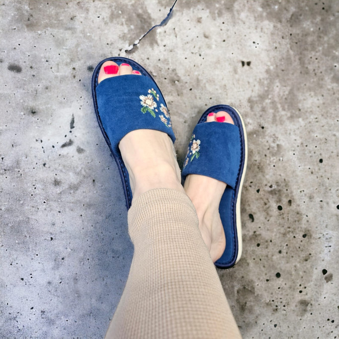 DLN 09 Kapcie damskie, pantofle frotte,  kwiaty haft ręczny