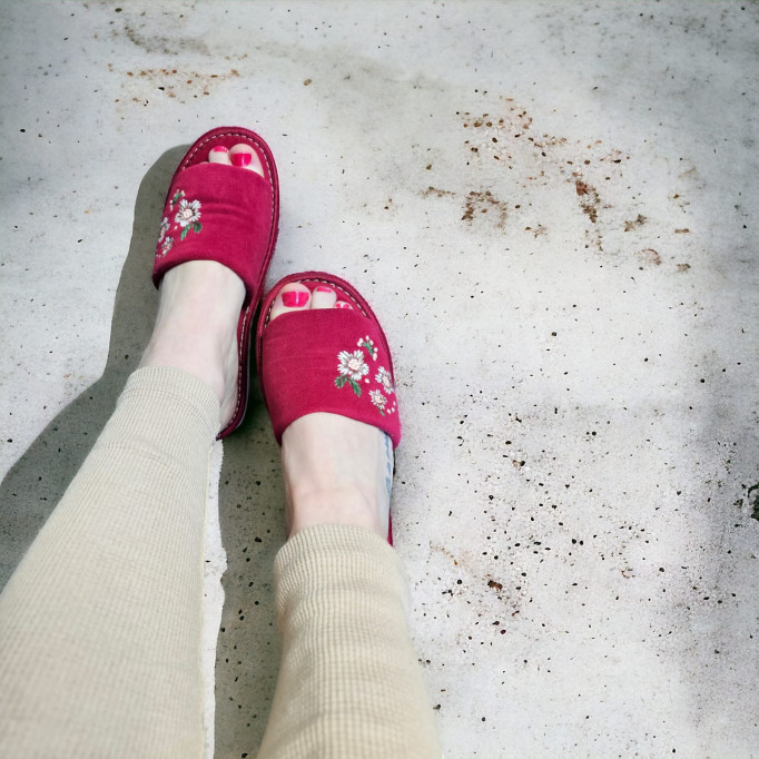 DLN 09 Kapcie damskie, pantofle frotte,  kwiaty haft ręczny