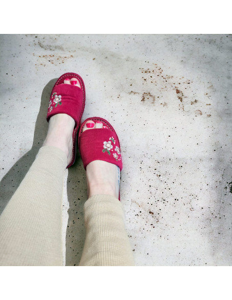 DLN 09 Kapcie damskie, pantofle frotte,  kwiaty haft ręczny