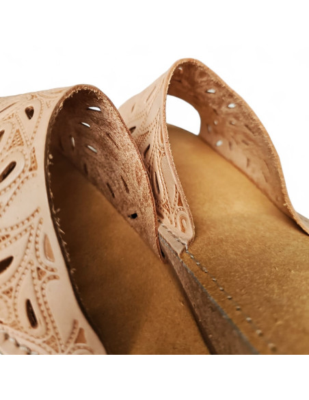 DSK 18 Skórzane kapcie damskie z JUCHTU (sk. bydlęca) na koturnie