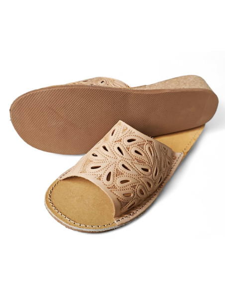 DSK 18 Skórzane kapcie damskie z JUCHTU (sk. bydlęca) na koturnie