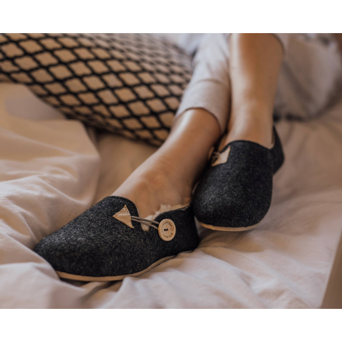 DC 01 Bambosze damskie, baleriny, pantofle z zakrytą piętą, kapcie z guzikiem na grubych spodach