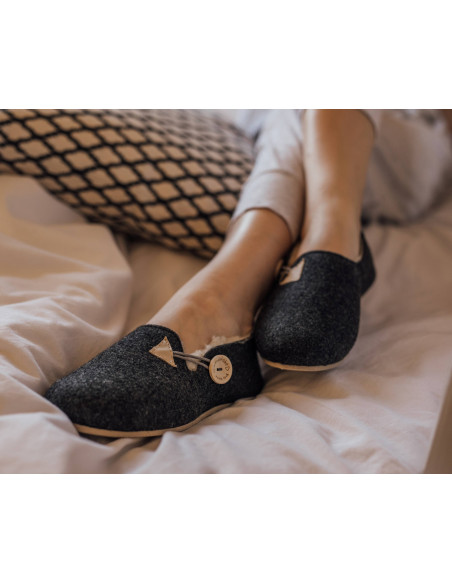 DC 01 Bambosze damskie, baleriny, pantofle z zakrytą piętą, kapcie z guzikiem na grubych spodach